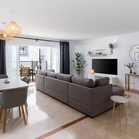 Apartment Elegant And Stylish Retreat 592 *